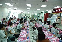 珠山電廠昨天舉行試運轉移交典禮,從此發電機組的維護、管理正式由台電馬祖區營業處負責,台電馬祖區處處長蔡欽堂回應日前議會來訪所提穩電供電的期許。(圖/文:邱竟瑋)