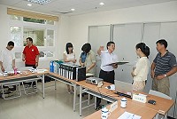 內政部移民署昨天來馬評鑑地區外籍配偶家庭服務中心執行現況,呼籲要加強東引及莒光的外籍配偶聯繫。(圖/文:邱竟瑋)