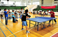 　體育季桌球運動比賽第二天激戰白熱化，各組選手都是力求表現，場上是殺聲四起、相當刺激。（圖／文：曹重偉）