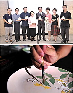 新竹生活美學館與連江縣政府共同合作,開發一系列以金銀花為主題意象之文創商品,昨天以「2011台灣百年情人節與婚嫁文創禮品」之名,召開發表記者會,讓馬祖文創商品朝精緻之路邁進,更讓社區可以獨立生產永續經營。(圖:連江縣政府提供)
