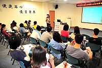 　因應新大樓完成，縣立醫院特別就各項實務面之需求，舉辦今年度病人安全暨醫療品質提升研習會及毒藥物教育訓練，邀請到台北縣立醫院醫護團隊來馬支援。（圖／文：曹重偉）