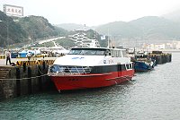 昨天上午金龍輪擔任臨時輸運任務,成功把一百二十名東引的滯留旅客、鄉親送抵南竿。(圖/文:邱竟瑋)