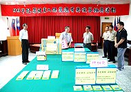 連江地檢署暨犯罪被害人保護協會連江分會辦理「99年犯罪被害人保護週有獎徵答」活動,昨天在地檢署禮堂邀請公正人士公開抽出得獎者,而參加活動人數也是歷年來最高。(圖/文:劉秋月)