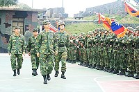 指揮官莫將軍率高勤官與會,對部隊士氣高昂表示讚許。(圖:徐嘉偉/文:賴彥甫)