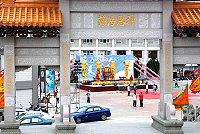 　99年度「媽祖在馬祖」昇天祭將於今日上午十時隆重登場，各項準備工作昨天已就緒，工作人員更彩排一整天，就是希望今天獻給鄉親及觀眾最完美的演出。（圖／文：劉秋月）