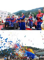 「2010媽祖在馬祖昇天祭」祭祀大典昨天在馬港廣場盛大登場,用最虔誠莊嚴的古禮儀式,祈求媽祖護佑地方風調雨順、國泰民安。今年特別設計「上達天聽-萬福媽祖返天庭」儀式,用萬顆氣球帶著信眾祈願卡齊升空,而四色氣球同時升空的畫面煞是美麗,引來許多讚嘆的聲音。(圖/文:劉秋月)