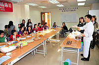 　為推廣健康飲食，衛生局邀請京兆尹餐廳品質總監許加建老師專程來馬主講，並當著學員面前大展廚藝。（圖／文：曹重偉）