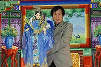 　目前全台灣現場演出觀眾戲迷最多的布袋戲團，也是行政院文建會國家傑出團隊，「廖文和布袋戲團」下週日晚間介壽堂演出，歡迎鄉親闔家光臨。（圖：文化局提供）