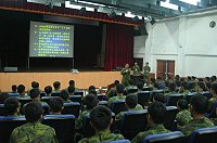 指揮官向在座官兵宣達安全注意事項。(圖/文:林易叡)