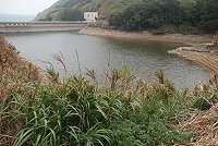 　東引東湧水庫水位持續下降，自來水廠規劃增加海淡水產量因應可能的缺水危機。（圖／文：陳其敏）