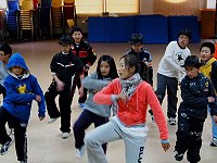 東引國中小「表演藝術月」,邀請張逸羚老師指導學生舞動美麗。(圖:東引國中小提供)