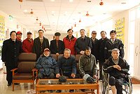 馬祖三大旅台團體昨天前往大同之家致贈慰問金,關心住宿老人生活。(圖/文:邱竟瑋)