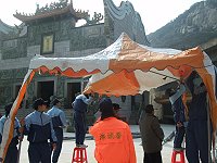 北竿岸巡協助各宮廟準備百年元宵擺暝相關工作。(圖:岸巡橋仔所提供)