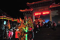 馬祖境天后宮元宵遶境活動昨晚吉時盛大登場,廟中眾文官武將隨媽祖金身出巡。(圖/文:曹重偉)