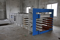 　環保局新增垃圾壓縮機，加入垃圾運台處理作業行列。（圖／文：陳鵬雄）
