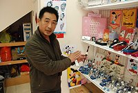 鐘錶經銷商單祿廉來馬主持展示會,迪士尼錶款展售進行到二月二十七日,地址在介壽村203號。(圖/文:邱竟瑋)