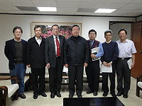 南竿鄉長朱秀平在立委曹爾忠安排下拜會營建署,就南竿介壽獅子市場及火化場都計變更問題,尋求協助解決,右四為營建署長葉世文。(圖:曹爾忠國會辦公室提供)