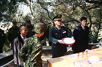 劉指揮官於春祭大典中向先賢先烈獻上三牲致敬。(圖/文:林易叡)