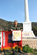 　退役士兵朱永濟行遍台灣致敬之旅從馬祖出發，要用行動感念建國百年。（圖／文：陳鵬雄）