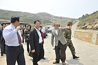 監委葛永光、沈美真昨到莒光瞭解海巡護漁狀況及東西莒觀光建設情形。(圖:馬管處提供)