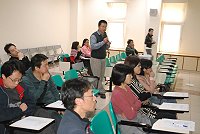 由縣府工務局主辦的「民眾參與環境營造」講座昨天上午在民俗文物館登場,分享僱工購料與生態工程的方法和觀念。(圖/文:邱竟瑋)