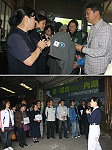 鄉親參訪慈濟內湖環保教育園區,對廢寶特瓶製作毛毯表示興趣。(圖:慈濟功德會永和分會提供)