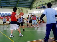 　東引鄉戒菸盃籃賽，教職聯隊與混砲營晉級取得冠軍賽資格。（圖／文：陳其敏）