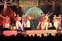 　藝工隊精采的演出，博得觀眾無數掌聲與喝采。（圖／文：王仁杰）