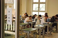 100學年度銘傳大學觀光研究所馬祖班昨天舉行考試,15名地區考生應考。(圖/文:邱竟瑋)