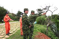 　防衛部指揮官日前勘察南竿疑似散雷地區，以確保地方安全。（圖／文：吳祥瑞）