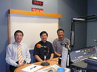 　縣長楊綏生與「登山怪傑」李小石昨天接受中廣新聞網專訪，大力推銷馬祖旅遊。（圖：縣府企劃室提供）