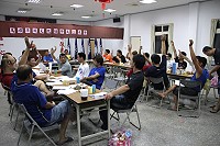 　多位熱心地方民俗技藝人士成立「馬祖陣頭文化協會」，成立大會暨理監事會議中選出第一屆理事長李忠堅及總幹事陳彥昂。（圖／文：劉秋月）