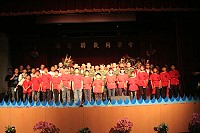 　劉指揮官率全體表演人員向北竿鄉親祝賀端節愉快。（圖／文：林仁熙）