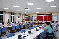 　縣長楊綏生邀約教師會召開座談會，對於地區教育界的若干需求給予承諾，也表示教育局是為學校老師服務，大家有問題隨時都可以反映。（圖／文：劉秋月）