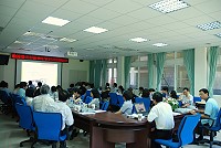 　教育部督學謝忠武率各司處長官抵馬，進行本縣100年度地方教育事務輔導訪視會議，昨天在介壽會議室由教育局長邱金寶進行簡報。（圖／文：劉秋月）