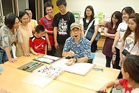 國際水彩畫大師謝明錩昨天抵馬演講,分享謙虛為懷、超越自我的創作態度,當晚也在馬祖高中舉辦水彩畫示範。(圖/文:邱竟瑋)