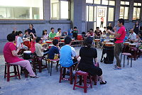 　馬祖暑假歡樂親子活動之一的非洲鼓教學。（圖／文：邱竟瑋）