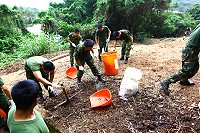 東引指揮部日前主動派員美化好漢坡步道、整理廢棄營舍,開闢出新支線。(圖/文:李冠皇)