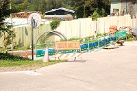 山線往清水村十字路口封閉,車輛須繞道行駛。(圖/文:邱竟瑋)