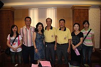 八德馬祖龍山寺主委陳友華昨天拜會桃園縣馬祖同鄉會理事長王國棟,邀請鄉親參加法會。(圖:桃園縣馬祖同鄉會提供)