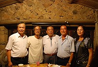 　福建省政府秘書長曾華德（中）昨天陪同金門縣臺灣原住民協進會理事長章朝枝（右二）抵馬進行文化交流，更邀請馬祖到屏東原住民文化園區進行交流，讓山與海的文化擦出火花。（圖／文：劉秋月）