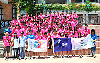 　台北醫學大學社會醫療服務隊義診及衛生教育活動圓滿落幕，團員們難得輕鬆來張馬祖大合照留念。（圖／文：曹重偉）