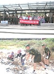 上圖:坂里社區發展協會淨灘活動軍民合照。下圖:軍民通力合作,再造坂里沙灘美麗面貌。(圖/文:傅仲賢)