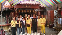 　旅台鄉親信仰重鎮之一，八德馬祖龍山寺昨舉行普渡法會，場面簡單隆重。（圖：桃園縣馬祖同鄉會提供）