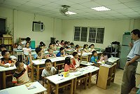 童詩童畫研習營昨天開鑼,地區學童體會詩的意境。(圖/文:邱竟瑋)