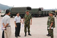 福澳國內商港因為軍事運補的需要仍有港運營,縣府為興建行政旅運大樓,和軍方協調、會勘,希望遷移營區。(圖/文:邱竟瑋)