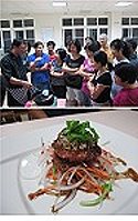 　台中新天地餐飲集團金牌主廚－李耀堂師傅來馬指導創意料理。（圖：網典公司提供）