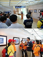 李小石登峰造極馬納斯鹿攝影展開幕典禮,昨天在民俗文物館舉行,李小石儼然登山界大偶像,忙著簽名合影,他也親自為山友說明作品中的真實經驗。(圖/文:劉秋月)