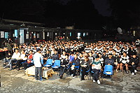 活動節目由西莒各連隊所組成,歌唱與舞蹈表演精采絕倫,讓軍民同享愉快的夜晚,留下難以忘懷的美好回憶。(圖/文:陳瑞誠)