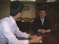 　台北市長郝龍斌接受本報記者專訪，郝龍斌表示，他任內絕不會中斷現有對馬祖的醫療協助。（圖／文：邱竟瑋）